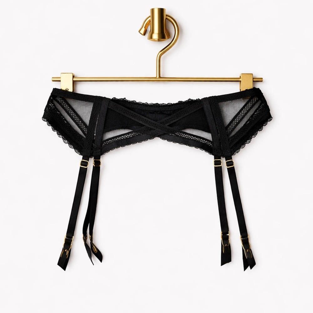 Victoria’s Secret Lace Garter Belt Suspender Black XS/S Strappy Lingerie NWOT